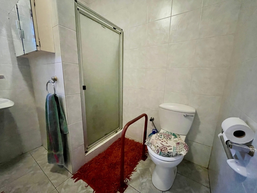 5 Bedroom Property for Sale in Protea Park North West